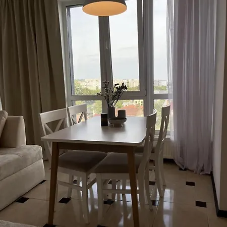 Простора Квартира 100 Квм *